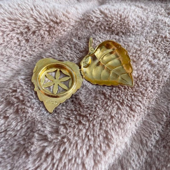 Vintage Perfume Glace - 1969 Golden Leaf Brooch - Picture 5 of 9